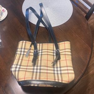 Burberry purse
